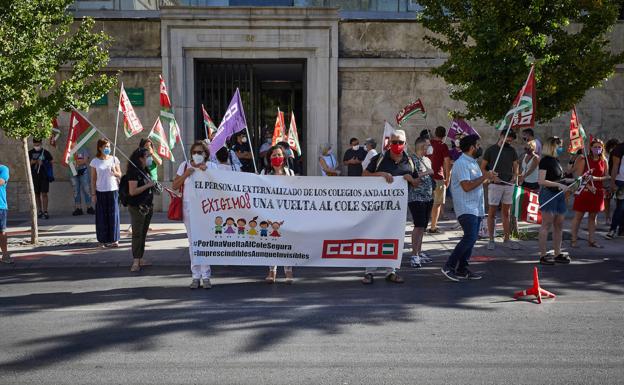 Los sindicatos se rebelan ante el refuerzo de 1.800 maestros que ven escaso