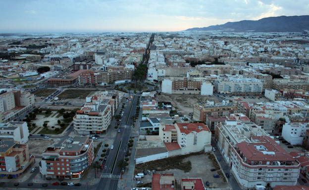 El Ejido, Almería y Roquetas, entre los diez municipios andaluces con más casos en la última semana
