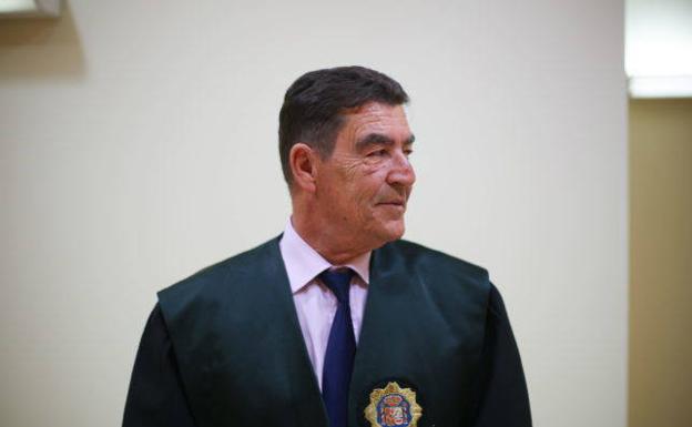 Por mensajes como este sigo siendo juez de Menores: «Don Emilio, siempre le recordaré»