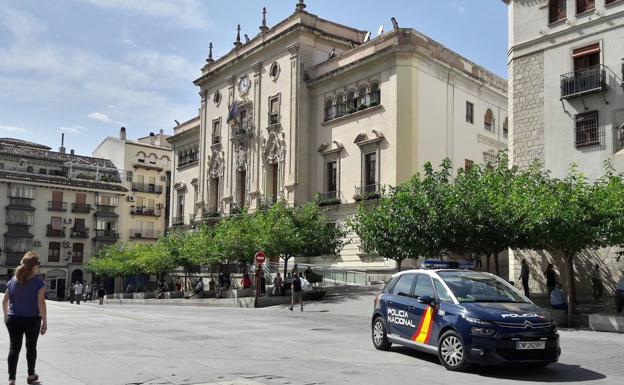 Habrá más vigilancia en el entorno de la plaza de Santa María y la Catedral