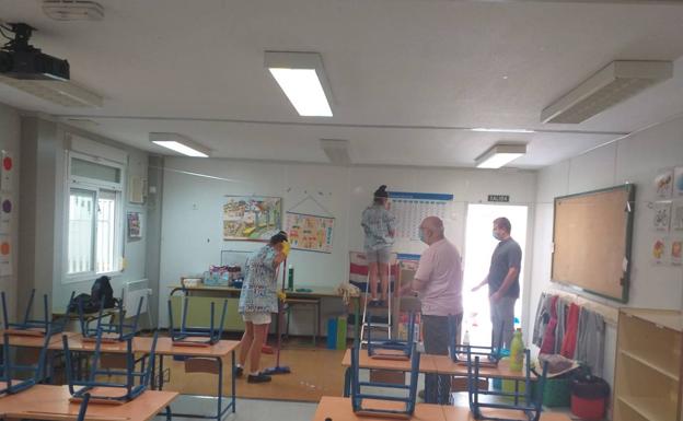 Las limpiadoras de los colegios de Monachil harán un curso específico de desinfección frente a la Covid-19