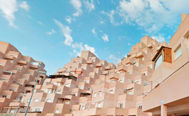 A la venta más de 400 inmuebles en Almería con descuentos de hasta la mitad de su precio