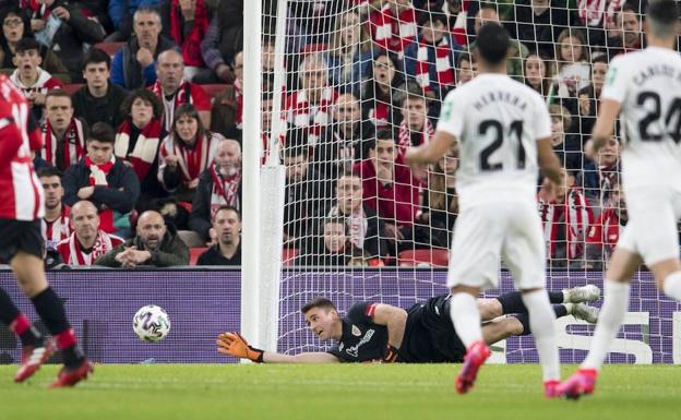 Unai Simón y Rui Silva, nuevo capítulo en la lucha de dos 'cerrojos' clásicos