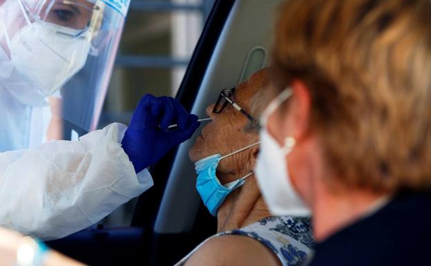 La Rioja, País Vasco o Navarra duplican la capacidad de hacer PCRdel SAS en Almería