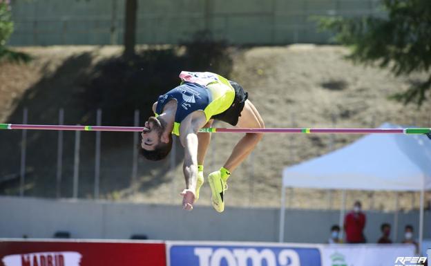El jienense Carlos Rojas se proclama campeón de España de salto de altura
