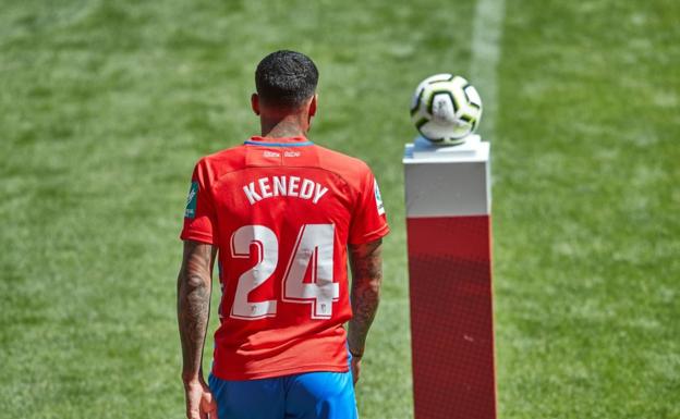 Jorge Molina y Kenedy se estrenan en la primera convocatoria rojiblanca