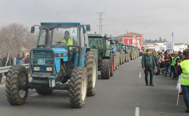 Agricultores jienenses pagan las multas de tráfico de la manifestación por el olivar