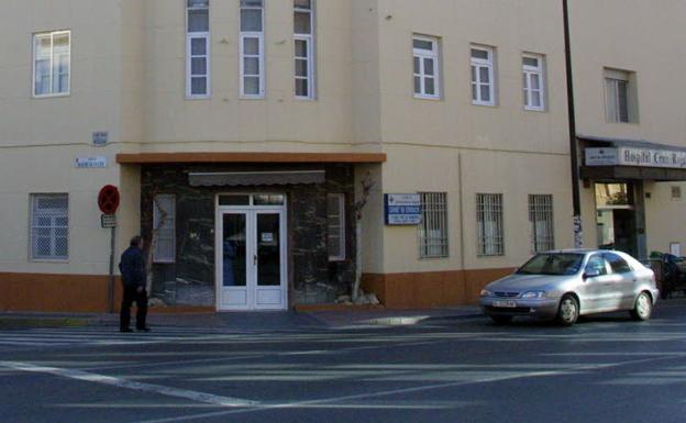 El PP dice que cierra el Hospital de Cruz Roja de Almería para ahorrarse el coste del alquiler