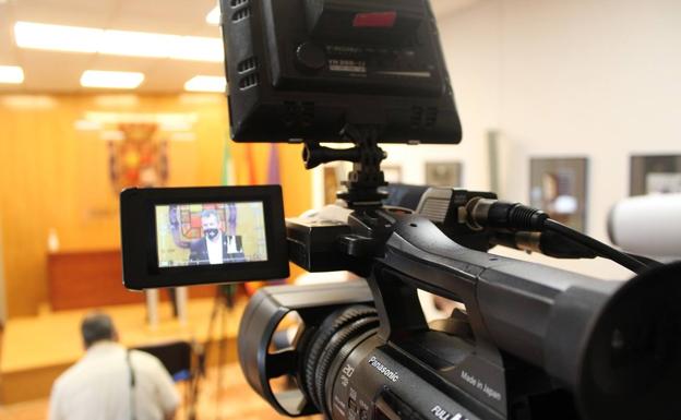 Reunión municipal con la secretaria de Estado de Defensa para la base logística militar