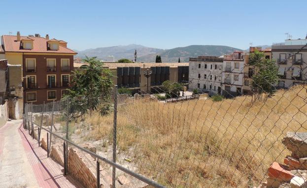 La nueva zona verde con 'parking' del casco antiguo está más cerca