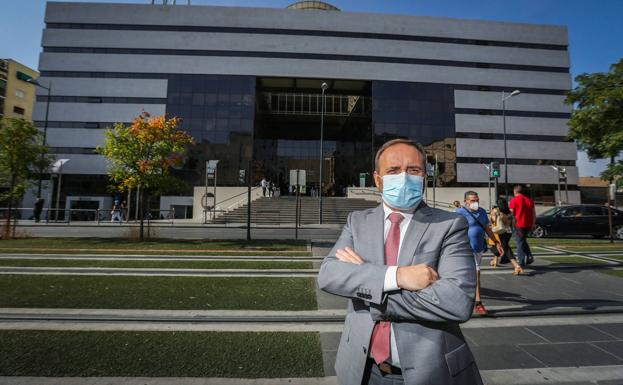 «Se debería pensar seriamente en tener una Ciudad de la Justicia en Granada»