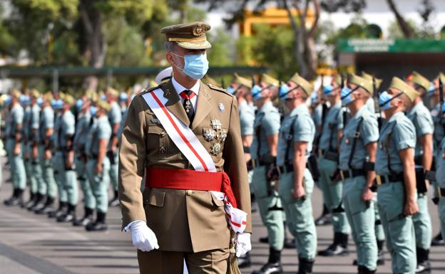 Felipe VI preside el centenario de la Legión en la base de Viator