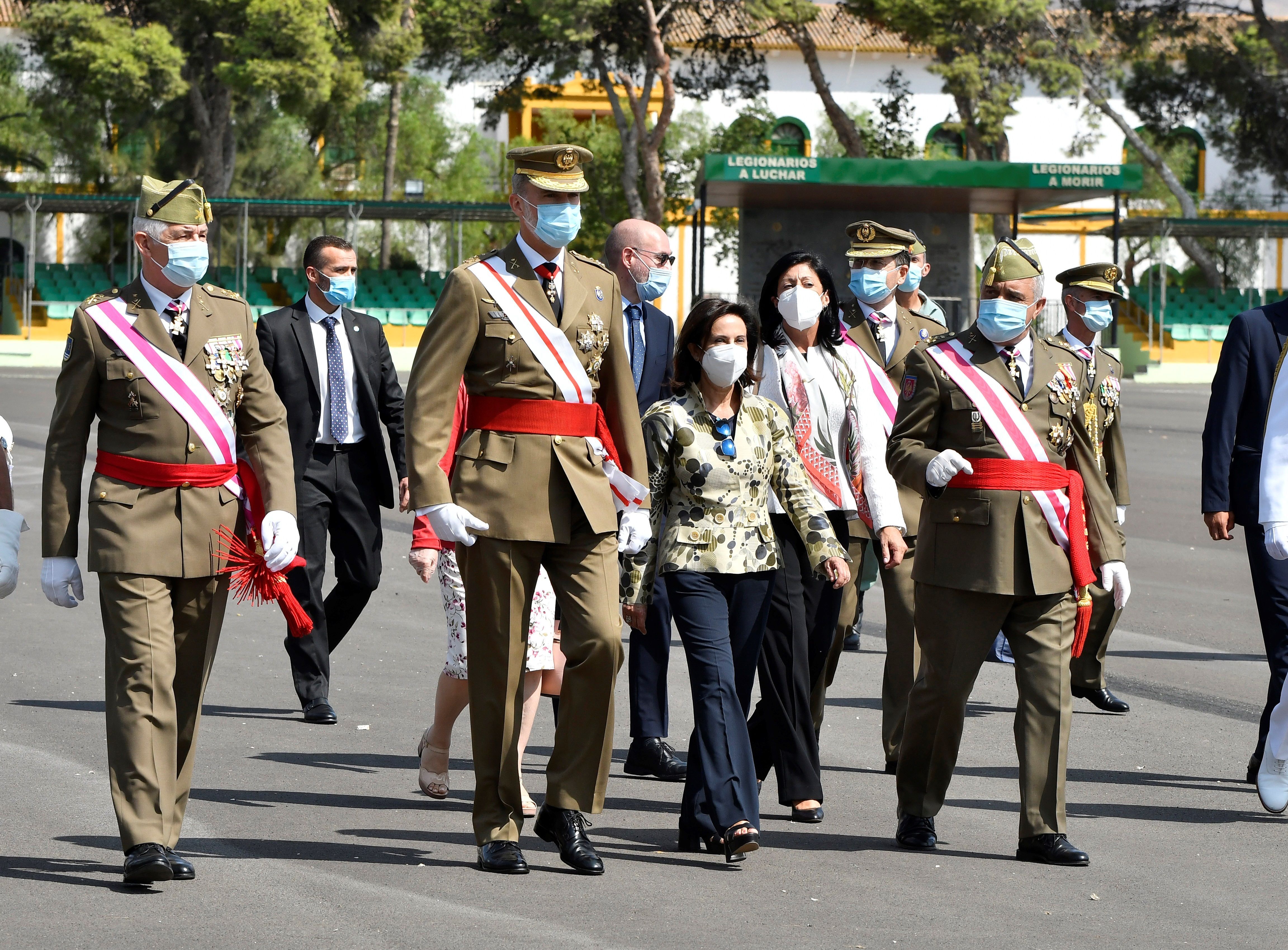Así ha sido el acto del centenario de la Legión en la base de Viator con el Rey Felipe VI