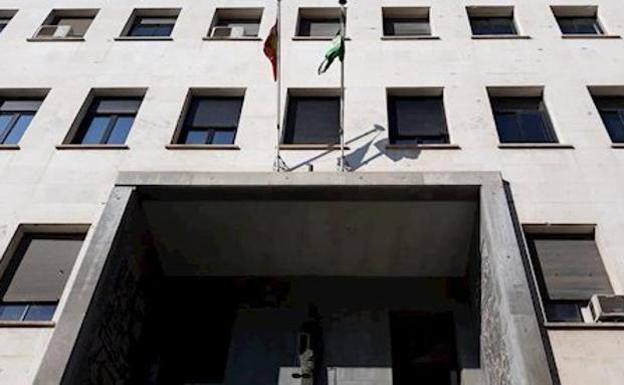 Arranca el juicio contra la pareja acusada de asesinar a pedradas a un hombre en Almería