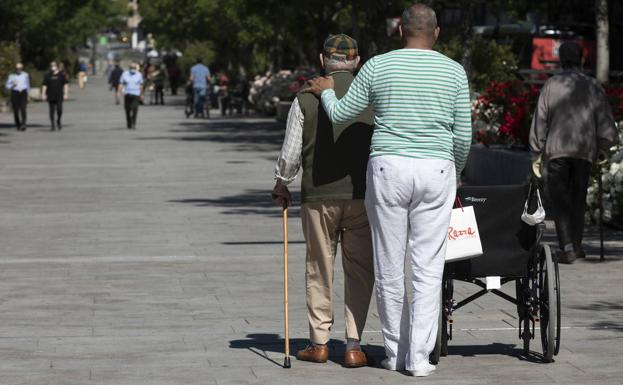Granada tardará catorce años en volver a crecer y seguirá envejeciendo