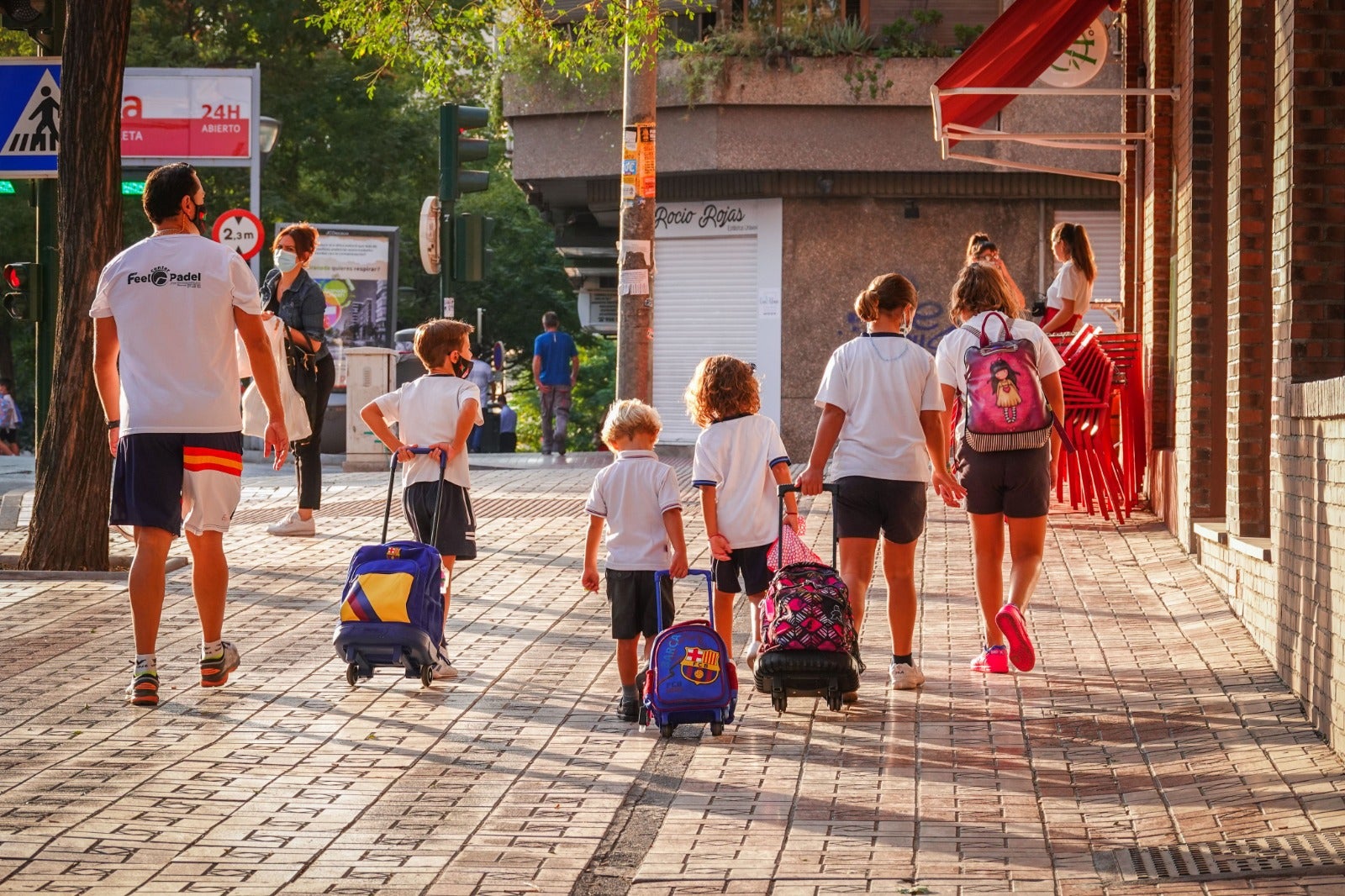 Granada mantiene un colegio cerrado por los contagios y 14 clases en aislamiento