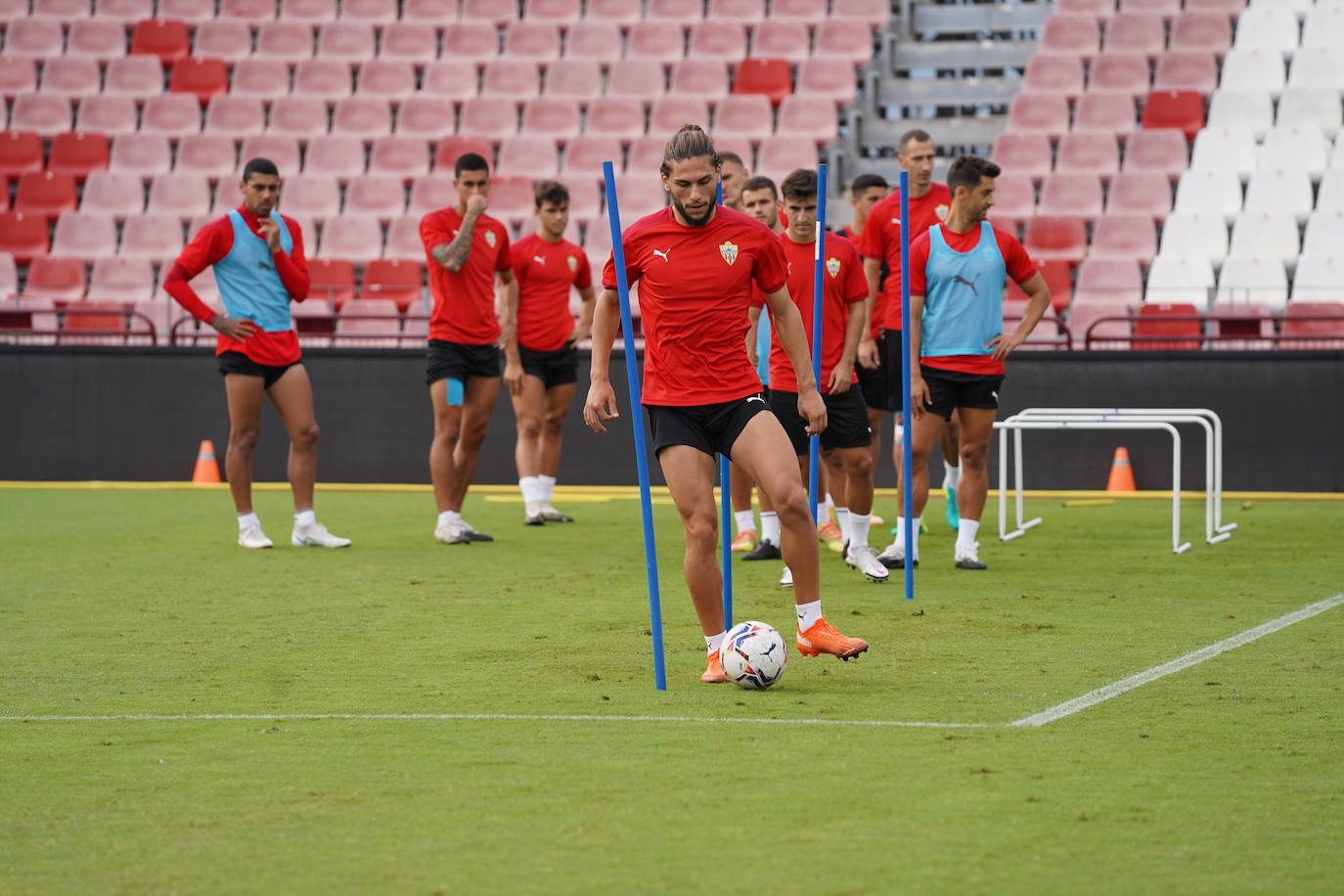 El Almería no completa la lista y viaja con 22 jugadores a Lugo