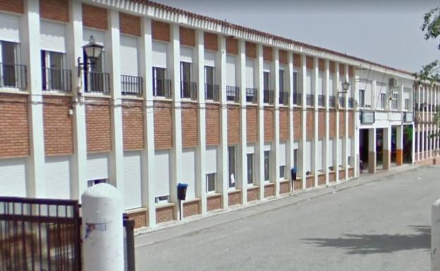 Denuncian bajas por Covid sin cubrir del 35% de los maestros del colegio de Vélez-Rubio