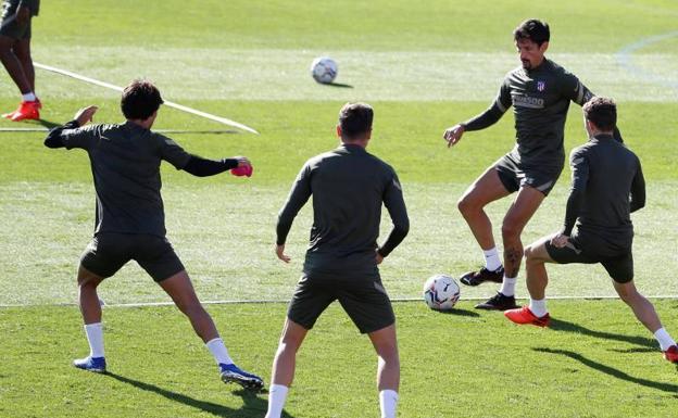 El Atlético recupera la garra charrúa