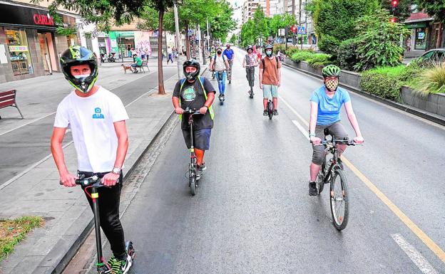 Entra en vigor la norma que obliga a los patinetes a circular por la calzada