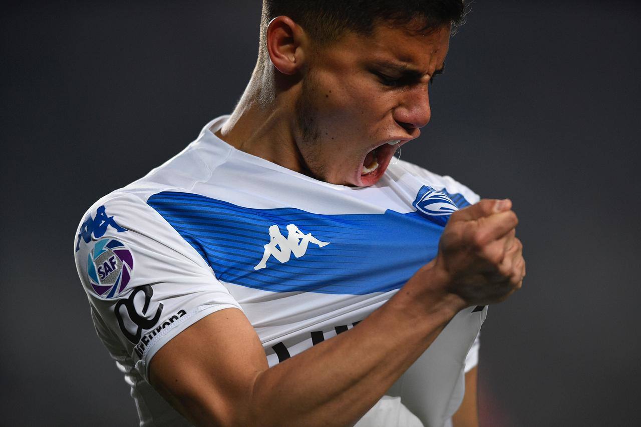 Robertone será del Almería hasta la temporada 2024/25