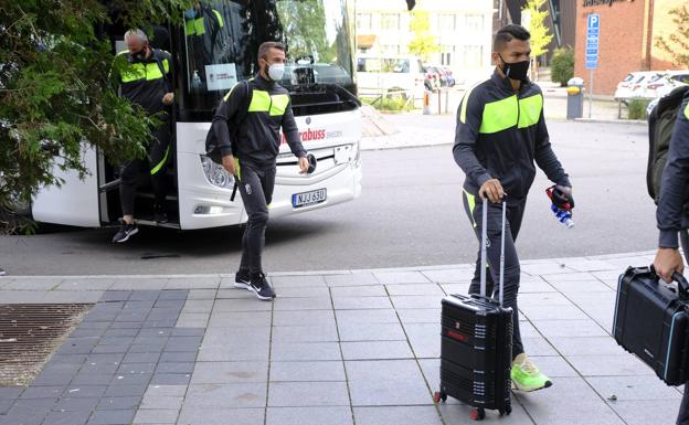 Luis Suárez, con la expedición del Granada en Malmö