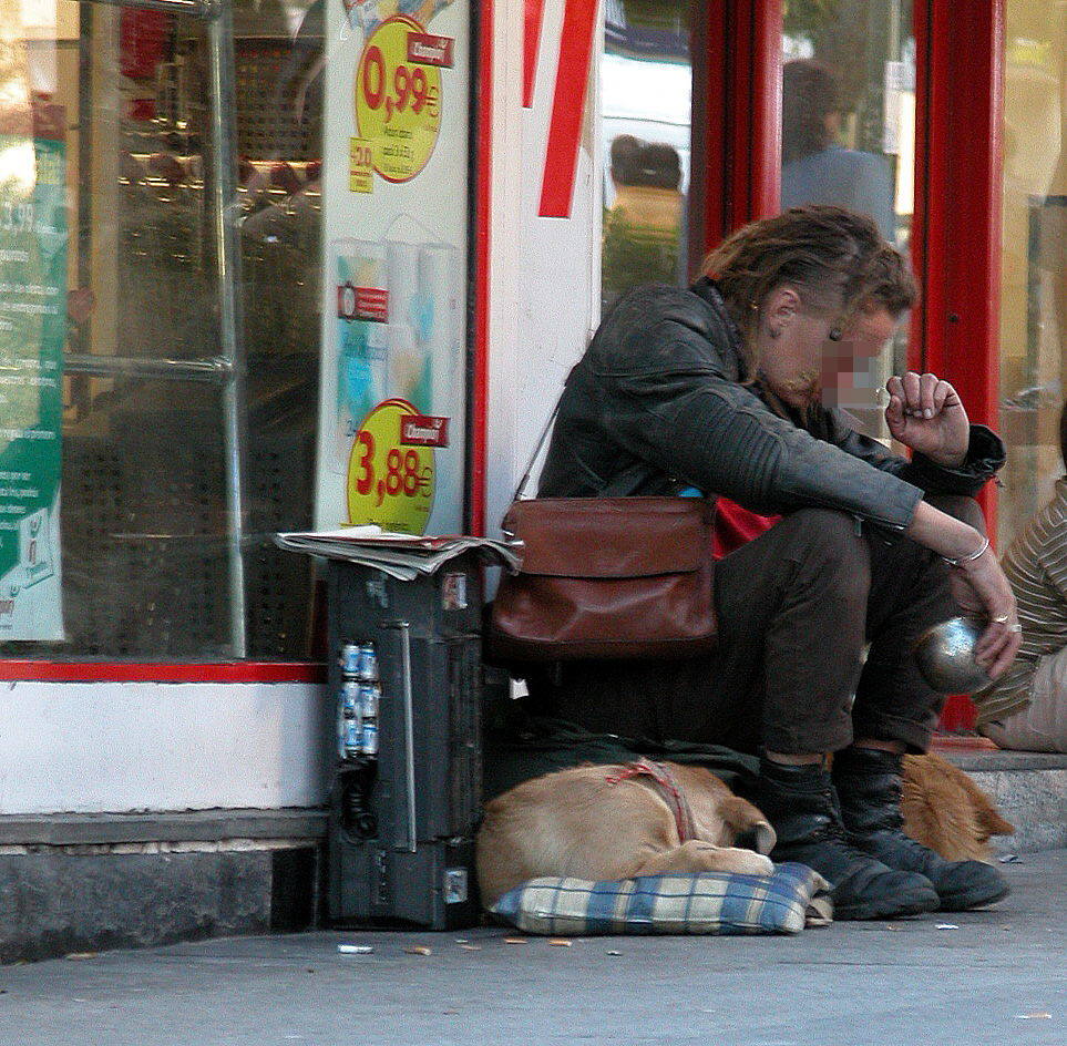 La Fiscalía de Almería pide incluir como delitos de odio los ataques contra los pobres