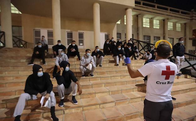 Motril insta a Subdelegación y Junta a llegar a un acuerdo sobre el traslado de inmigrantes