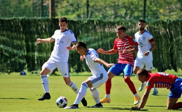El Recreativo Granada se impone 2-3 a un buen Marbella