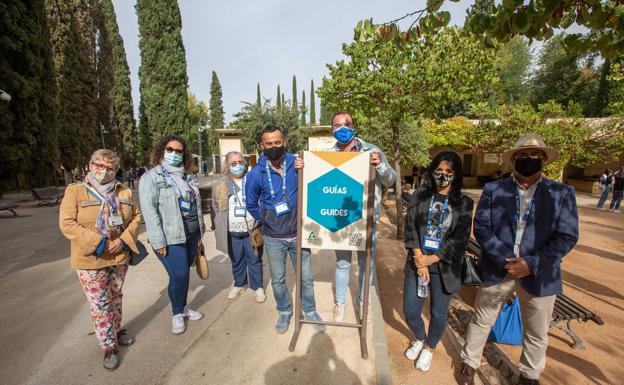 El solidario método ideado por los guías de la Alhambra