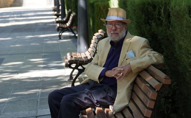 «Meter fuego a una vida es contarla»