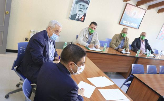 El PSOE exige a la Junta «contratos dignos» para que los enfermeros no emigren