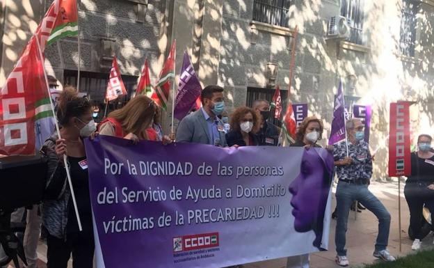 «Sólo 3 de cada 10 trabajadores en Jaén cobran más de 1.000 euros», denuncian los sindicatos