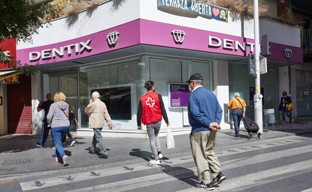 La quiebra de Dentix deja en vilo a unos 25.000 pacientes de la provincia de Granada