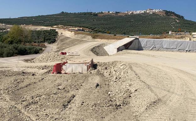 Los dos tramos en obras de la autovía A-32 están al 64%, según el PSOE