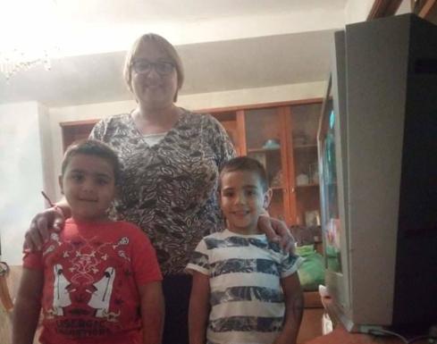 Cádiar se vuelca por ayudar a una familia que perdió todo en un incendio