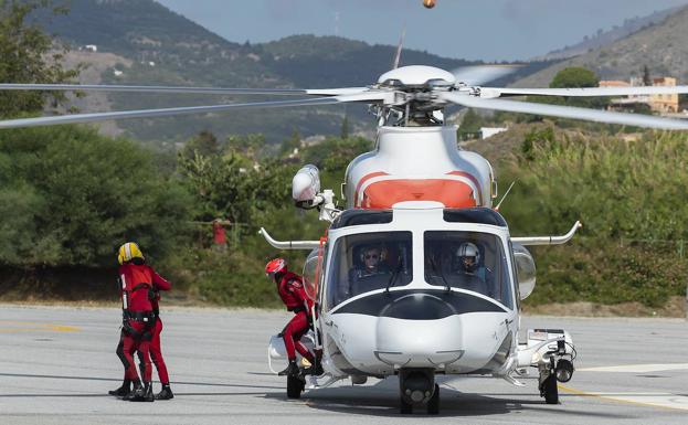 Bomberos, Policía, Cruz Roja y Salvamento Marítimo hacen un simulacro de evacuación de personas