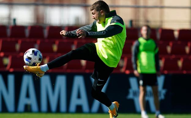 Incertidumbre en el Recreativo ante el debut liguero en Murcia