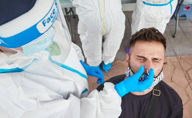 Los 256 municipios de Andalucía que superan la tasa que Illa impone a Madrid para alzar el estado de alarma