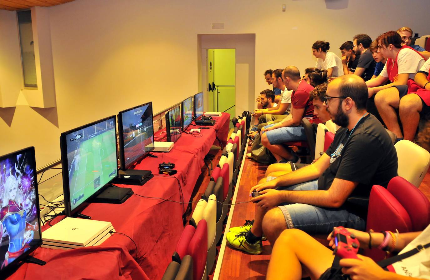 Cursos para jóvenes de impresión 3D, robótica y diseño de videojuegos en Linares