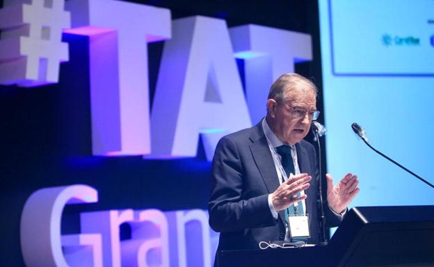 El general Ballesteros: «Las nuevas tecnologías nos han hecho más vulnerables frente a la mentira»