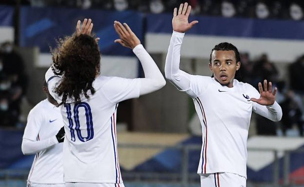 Jules Koundé, positivo por Covid, no jugará ante el Granada