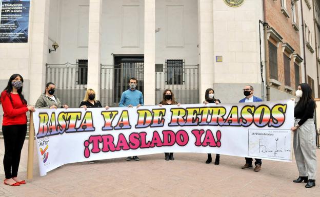 «Cansados» de la paralización del ansiado traslado a 'Peritos'
