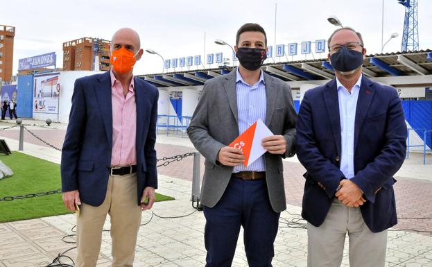 Ciudadanos propone un convenio para reformar el Estadio de Linarejos