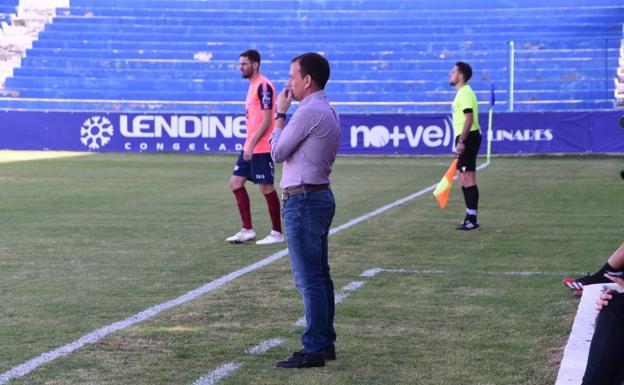 González ve positivo el primer punto del Linares pero «el equipo tiene que crecer mucho más»