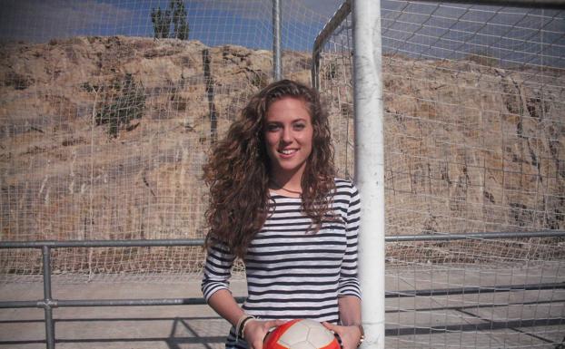 La Junta sitúa a la futbolista alcaudetense Celia Jiménez como ejemplo de los valores del deporte