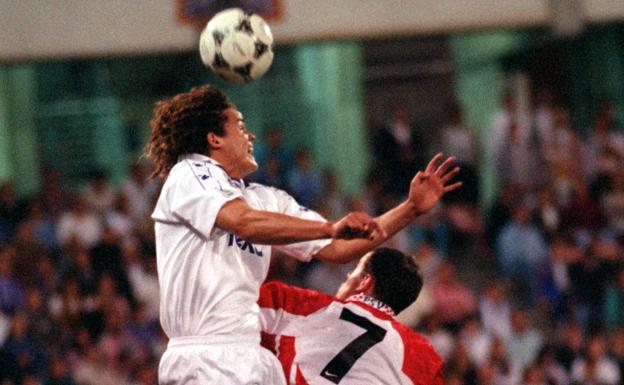 Cuando el PSV jugó en Los Cármenes, pero contra el Real Madrid