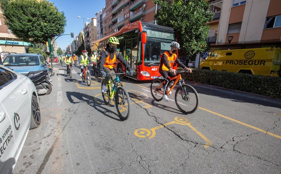 Sobresaliente en carril amarillo en Granada