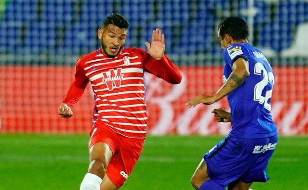Primera titularidad de Luis Suárez con el Granada