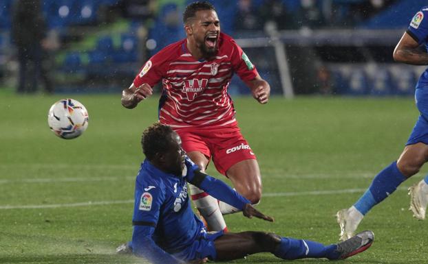 El Getafe-Granada, el segundo partido con más faltas este año